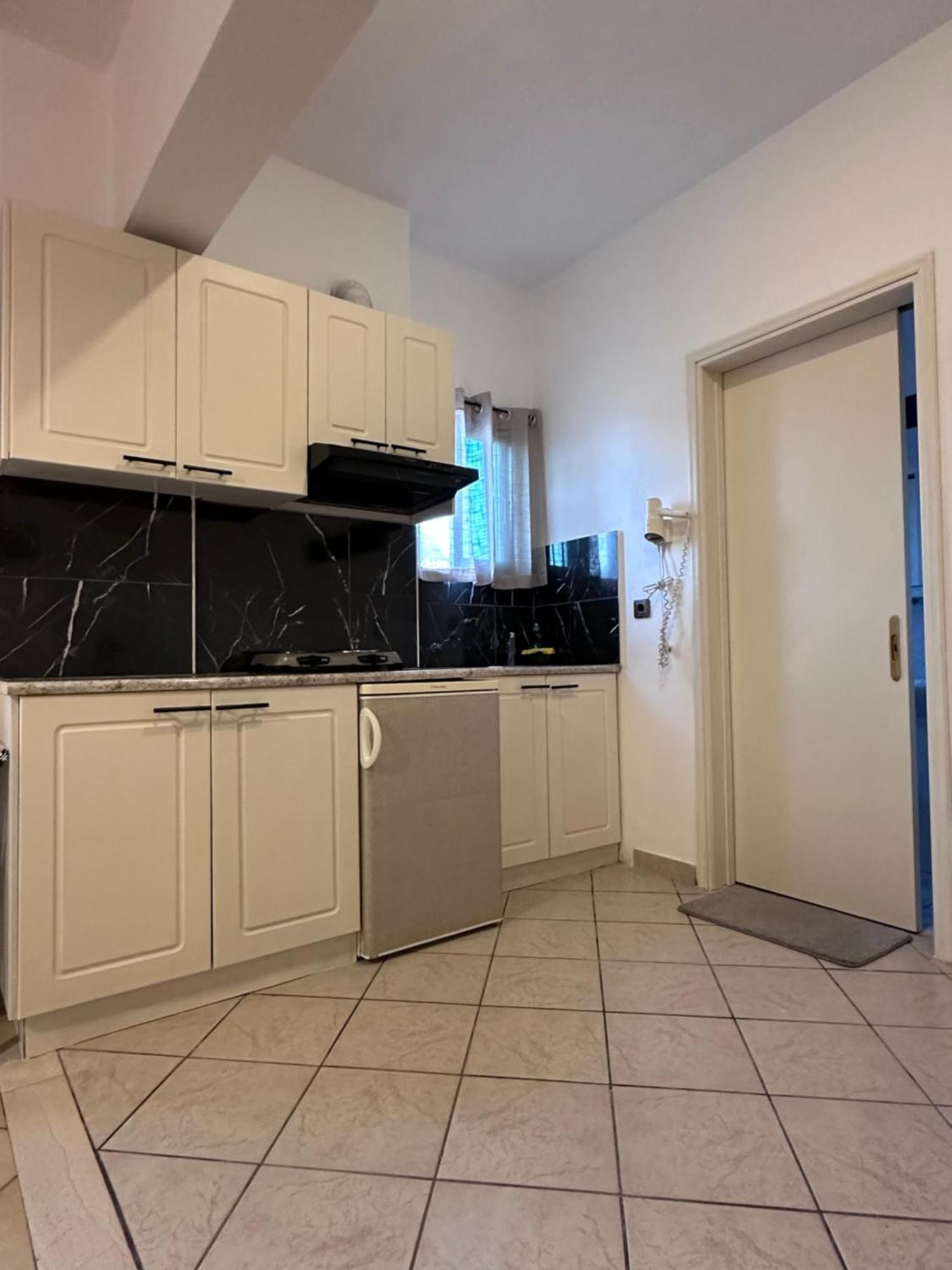 Studios Souropanis Kamena Vourla Buitenkant foto